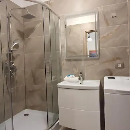Luxury Seaview 2 Bedrooms Alezzy Apartment *