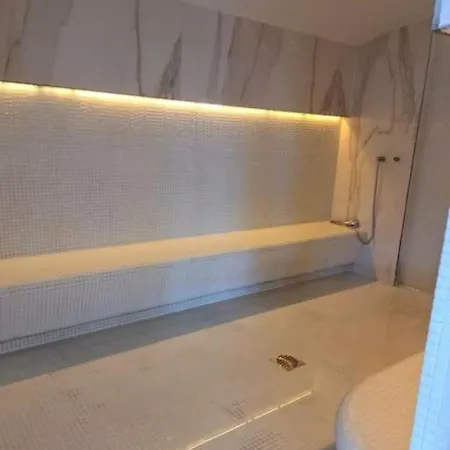 Luxury Seaview 2 Bedrooms Alezzy *